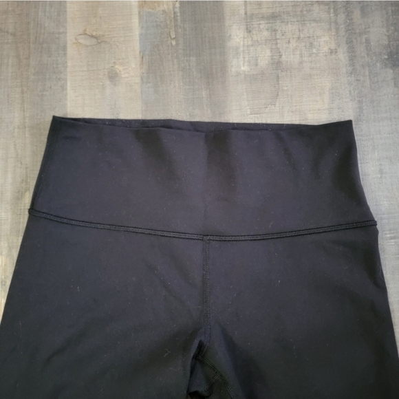 Lululemon wunder under crop size 8 - Picture 3 of 5